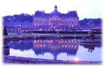 Vaux-le-Vicomte at night